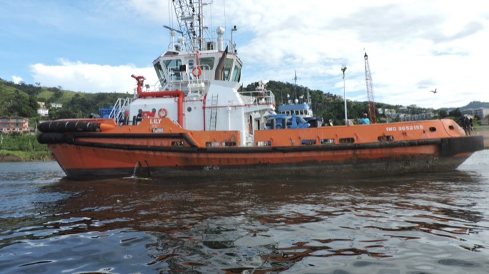 Tug Lilly (Before)