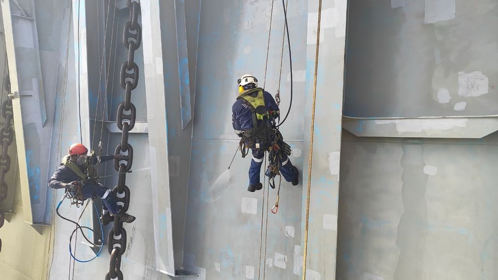 Offshore rope access for safe elevated work